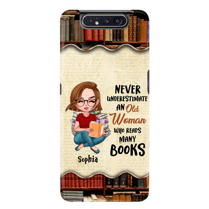 Custom Personalized Old Woman Books Phone Case -  Gift Idea For Books Lover - Case For iPhone And Samsung