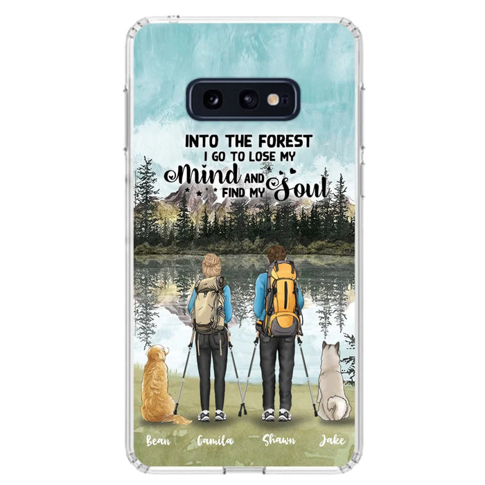 Custom Personalized Hiking Couple With Dogs Phone Case - Couple With Upto 2 Pets - Case For iPhone and Samsung - Q67GXN