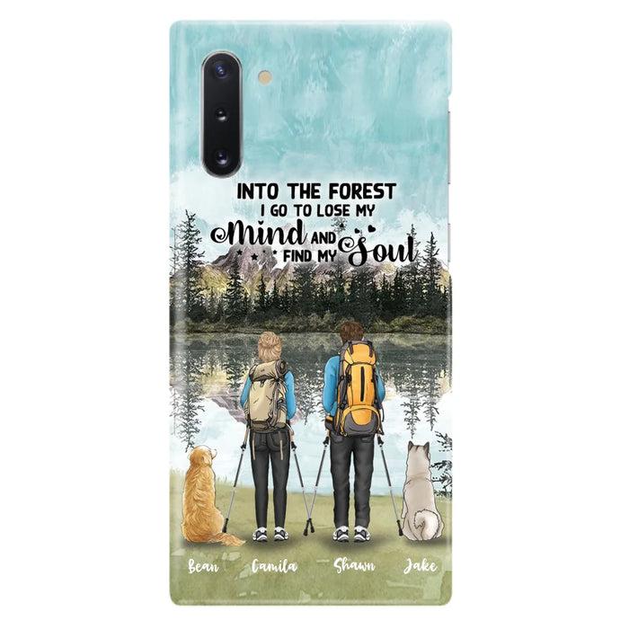 Custom Personalized Hiking Couple With Dogs Phone Case - Couple With Upto 2 Pets - Case For iPhone and Samsung - Q67GXN