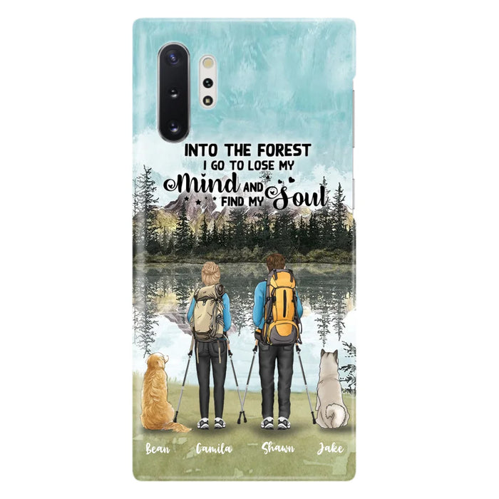 Custom Personalized Hiking Couple With Dogs Phone Case - Couple With Upto 2 Pets - Case For iPhone and Samsung - Q67GXN