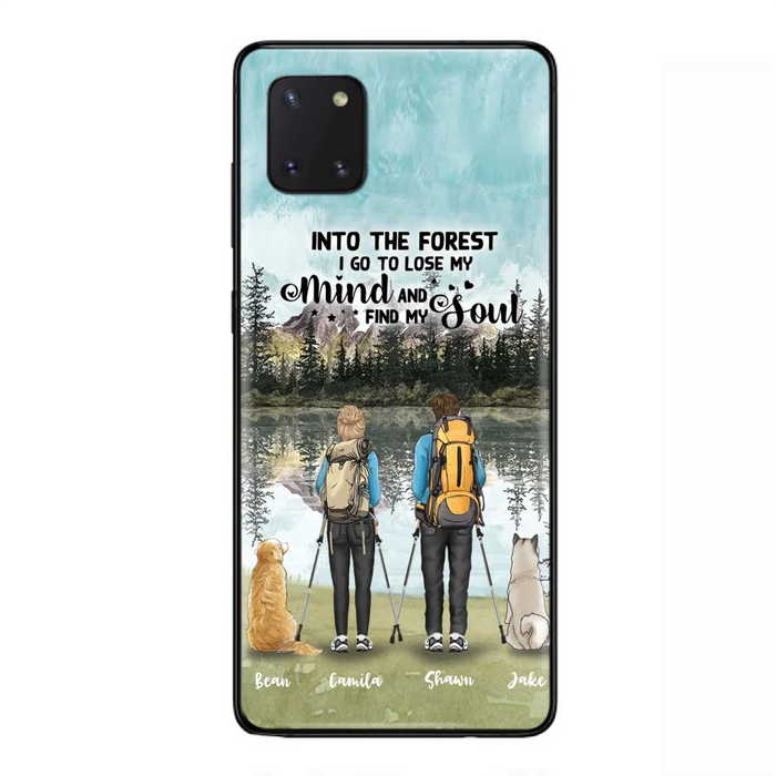 Custom Personalized Hiking Couple With Dogs Phone Case - Couple With Upto 2 Pets - Case For iPhone and Samsung - Q67GXN