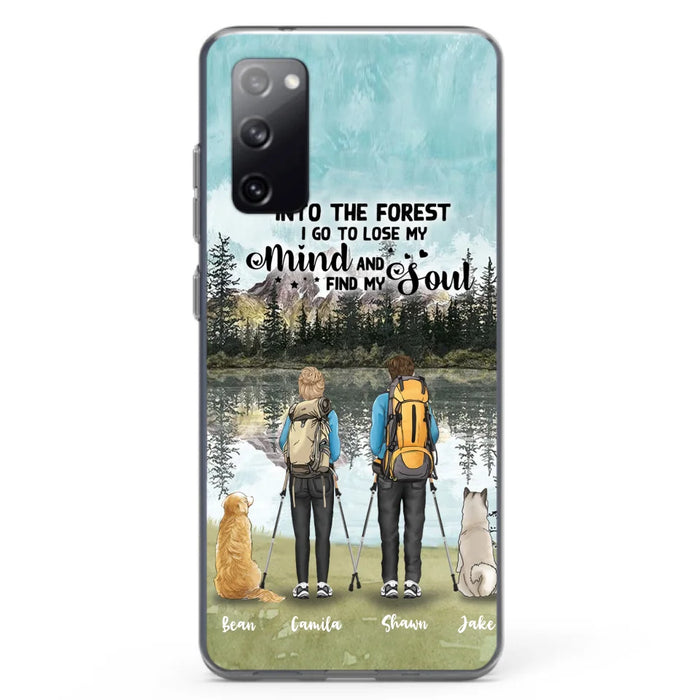 Custom Personalized Hiking Couple With Dogs Phone Case - Couple With Upto 2 Pets - Case For iPhone and Samsung - Q67GXN