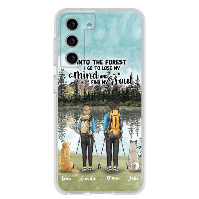 Custom Personalized Hiking Couple With Dogs Phone Case - Couple With Upto 2 Pets - Case For iPhone and Samsung - Q67GXN