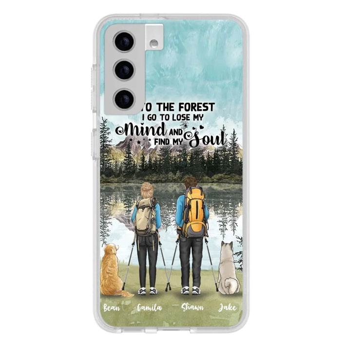 Custom Personalized Hiking Couple With Dogs Phone Case - Couple With Upto 2 Pets - Case For iPhone and Samsung - Q67GXN