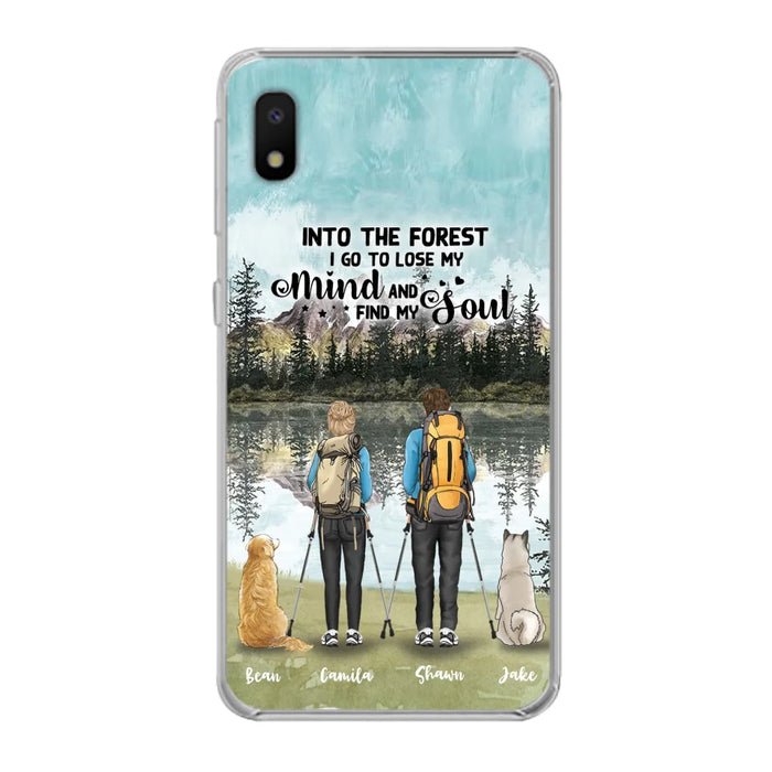 Custom Personalized Hiking Couple With Dogs Phone Case - Couple With Upto 2 Pets - Case For iPhone and Samsung - Q67GXN