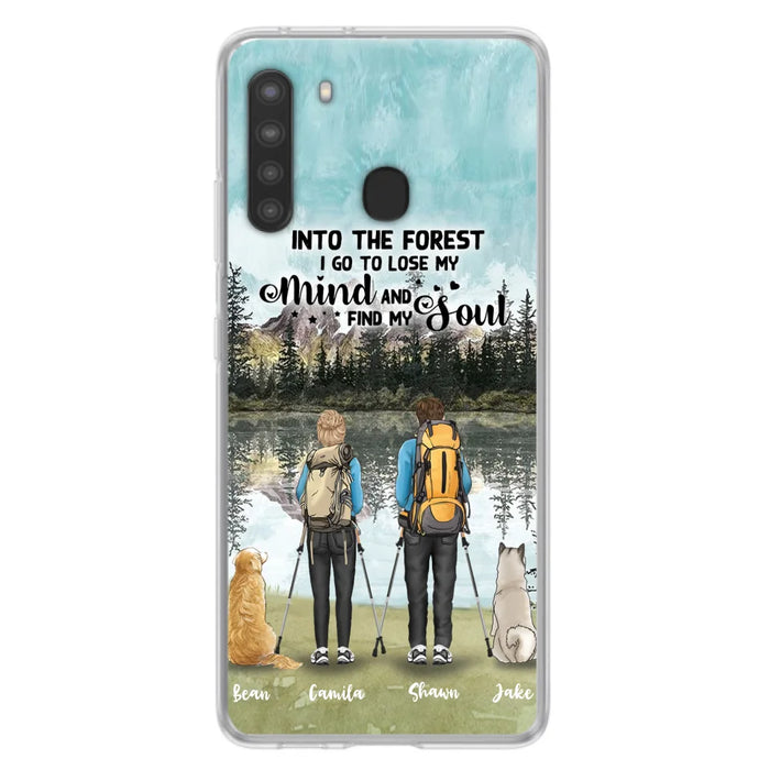 Custom Personalized Hiking Couple With Dogs Phone Case - Couple With Upto 2 Pets - Case For iPhone and Samsung - Q67GXN