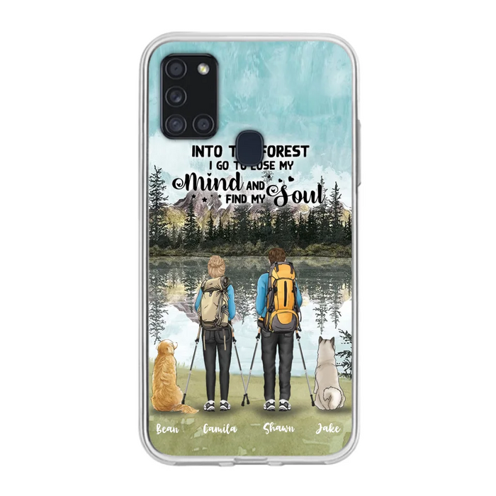 Custom Personalized Hiking Couple With Dogs Phone Case - Couple With Upto 2 Pets - Case For iPhone and Samsung - Q67GXN