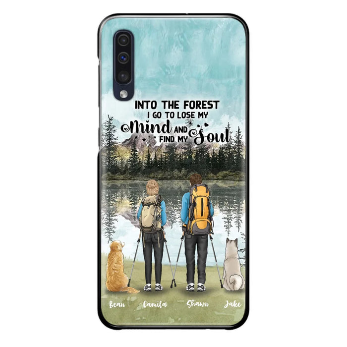 Custom Personalized Hiking Couple With Dogs Phone Case - Couple With Upto 2 Pets - Case For iPhone and Samsung - Q67GXN