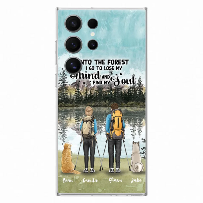 Custom Personalized Hiking Couple With Dogs Phone Case - Couple With Upto 2 Pets - Case For iPhone and Samsung - Q67GXN