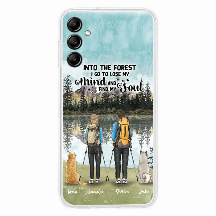 Custom Personalized Hiking Couple With Dogs Phone Case - Couple With Upto 2 Pets - Case For iPhone and Samsung - Q67GXN