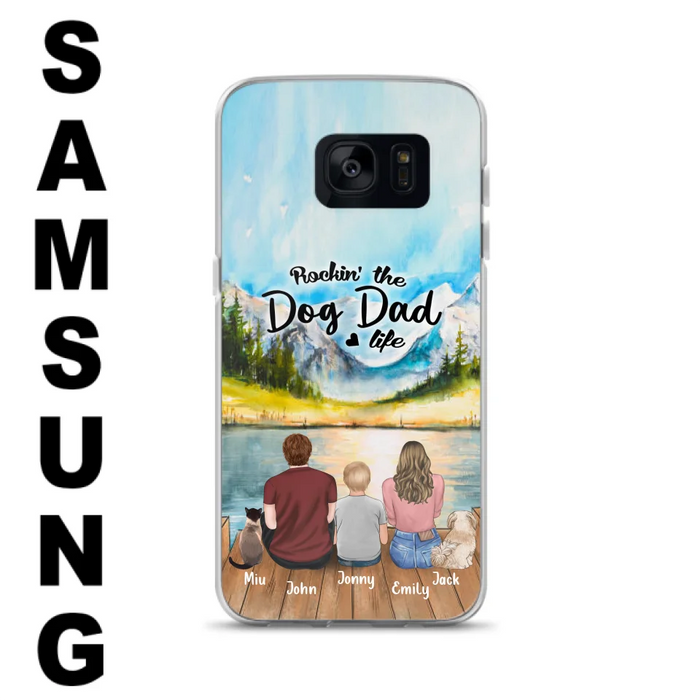 Custom Personalized Pet Couple Phone Case - Parent With 1 Kid And 2 Pets - Case For iPhone And Samsung