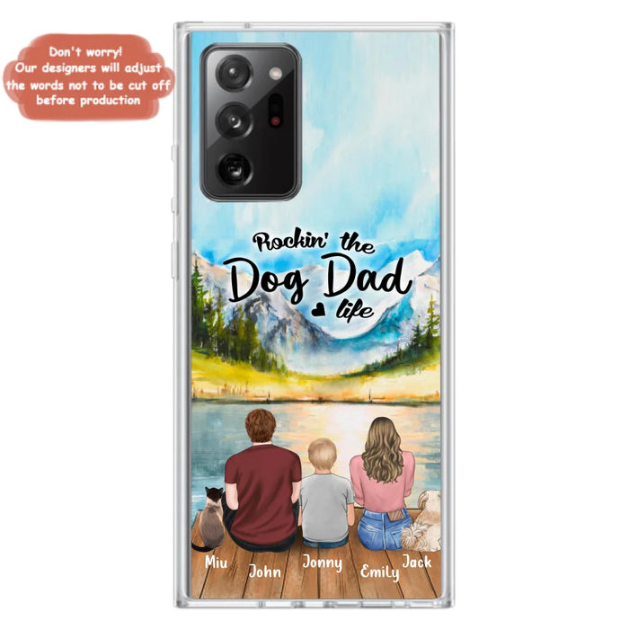 Custom Personalized Pet Couple Phone Case - Parent With 1 Kid And 2 Pets - Case For iPhone And Samsung