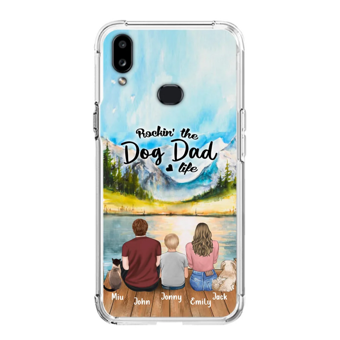 Custom Personalized Pet Couple Phone Case - Parent With 1 Kid And 2 Pets - Case For iPhone And Samsung