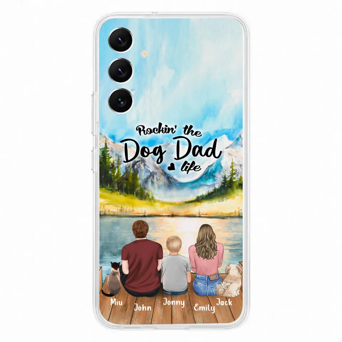 Custom Personalized Pet Couple Phone Case - Parent With 1 Kid And 2 Pets - Case For iPhone And Samsung