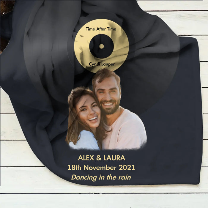 Personalized Couple Blanket – Custom Vinyl Record, Song Lyrics, Names & Special Date – Cozy Romantic Gift for Him or Her